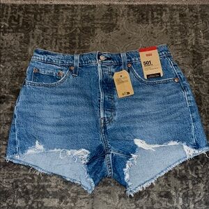 NWT Levi’s 501 cutoff Denim Shorts